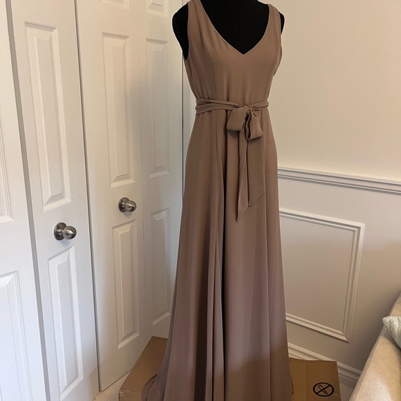 MUMU Jenn Maxi Dress in Dune chiffon Size Large - Picture 2 of 9